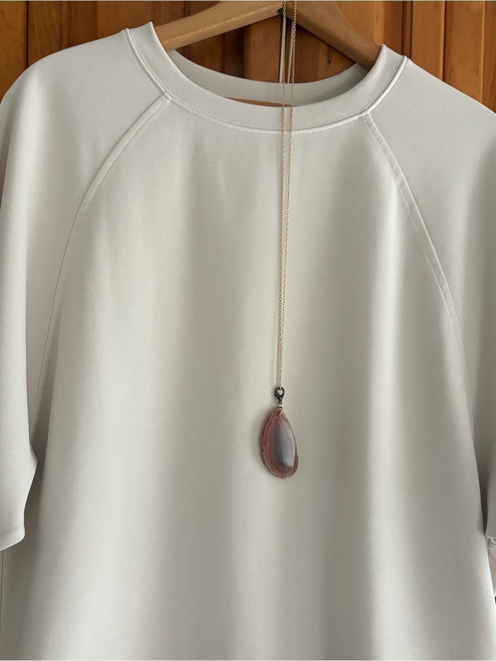 Gold Chain Necklace with Brown Agate Slice Pendant